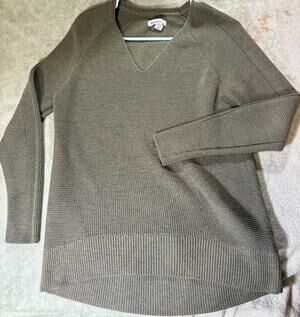 Athleta Hanover V-Neck Olive Green Size M Merino Wool Blend Sweater XS (Small)